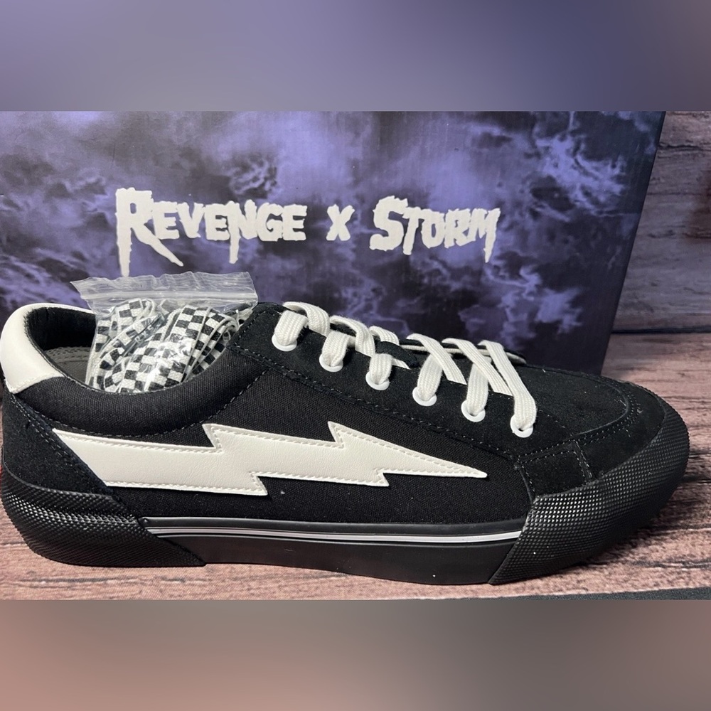 Revenge X Storm Black / White Shoe Size 7, 11